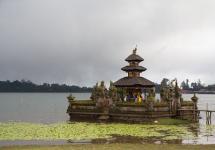 Озеро Братан и балийские водопады В истории и культуре