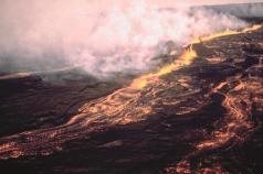 Πάρκο ηφαιστείων της Χαβάης, ένας κόσμος με νερό και φωτιά Λάβα έκρηξης ηφαιστείων νησιών της Χαβάης