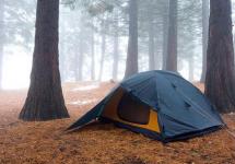 Camping tents: how to set up a camp