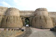 The largest in India: Kumbalgarh fortress and Jain temple Ranakpur (India) Sights of India - photo and description