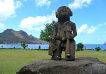 Antiche statue rettiliane sull'isola di nuku hiva Statue senza analoghi o monumenti dell'altro mondo